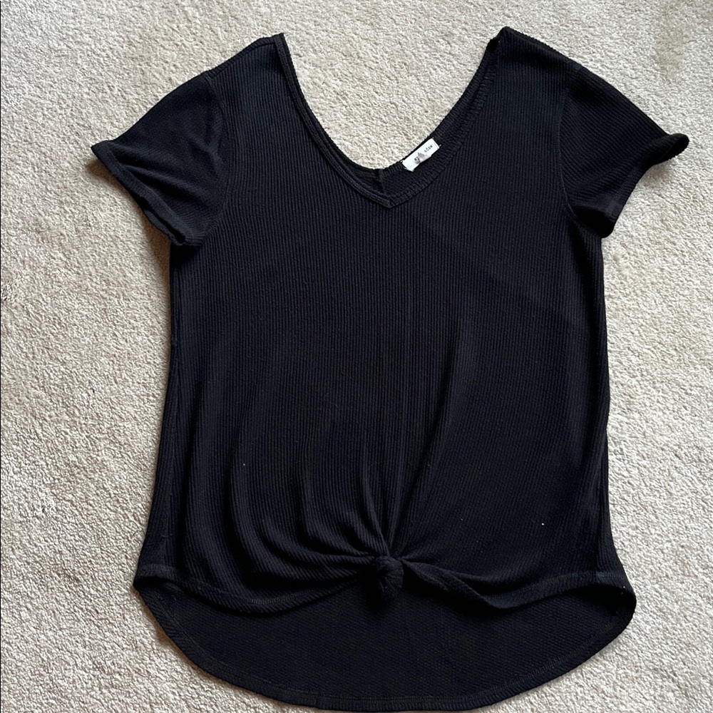 Eyeshadow Black Short Sleeve V-Neck Knot Front Top